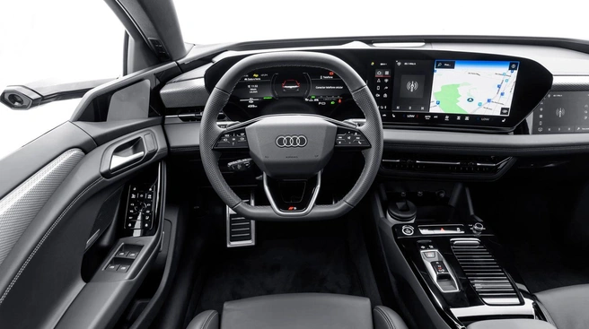 В отличие от баварцев, Audi сохраняет более-менее привычный дизайн интерьеров, хотя без экранов и камер тоже не обошлось | Источник: пресс-служба компании Audi/ audi.com