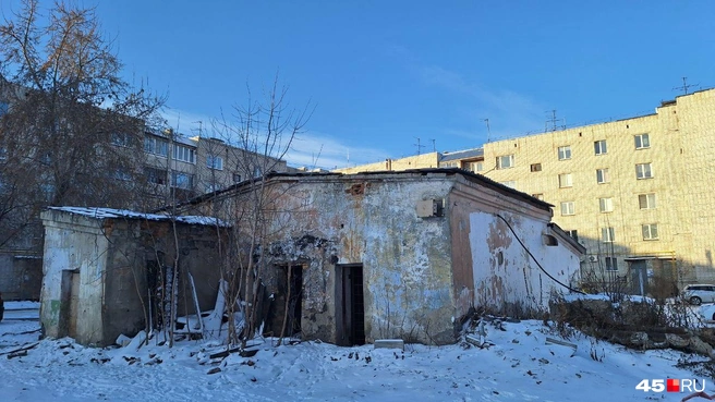 Сегодня баня в поселке Механическом заброшена | Источник: Александр Лисихин / 45.RU 