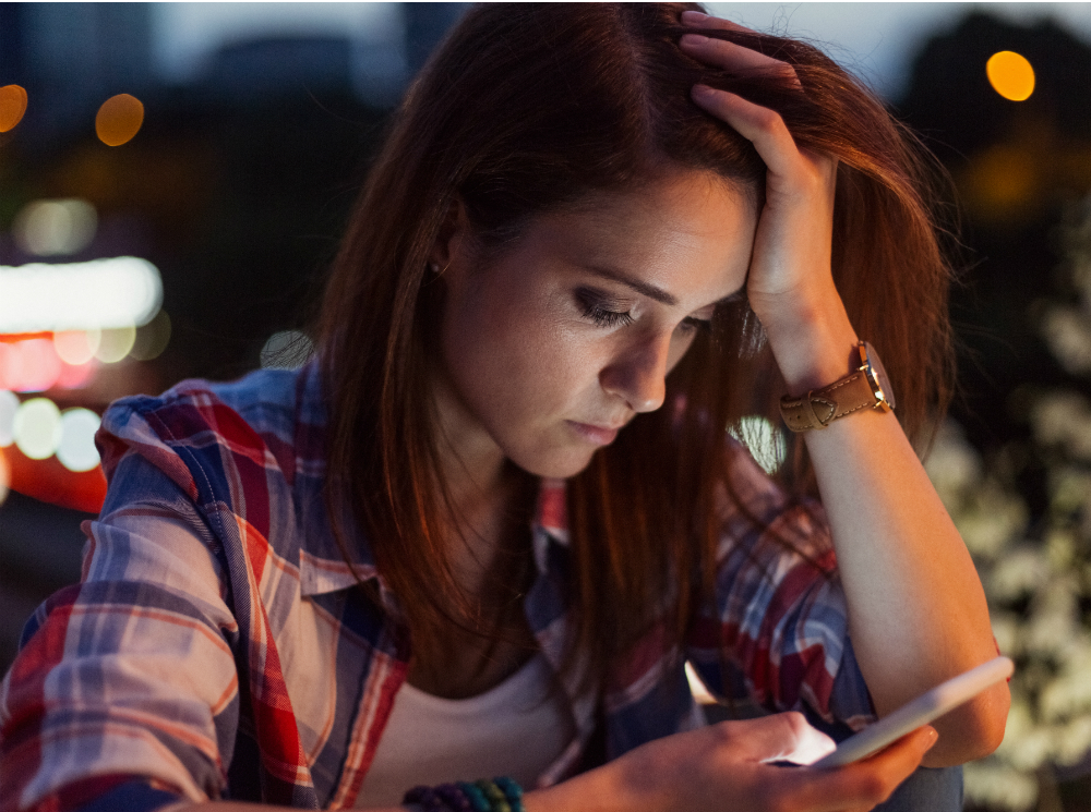 5 негативных мыслей, притягивающих одиночество | marieclaire.ru