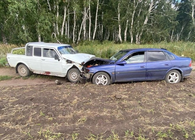 Иномарка врезалась в ВАЗ на полном ходу | Источник: «Прокуратура Омской области» / max.ru