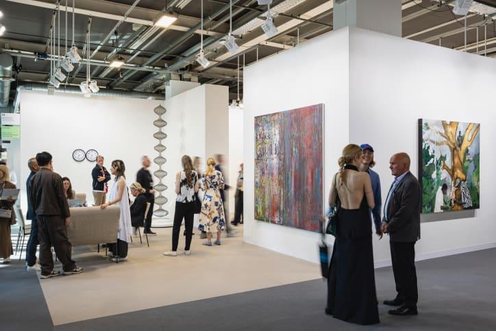 Стенд галереи David Zwirner на ярмарке Art Basel in Basel 2025. | Источник: artbasel.com