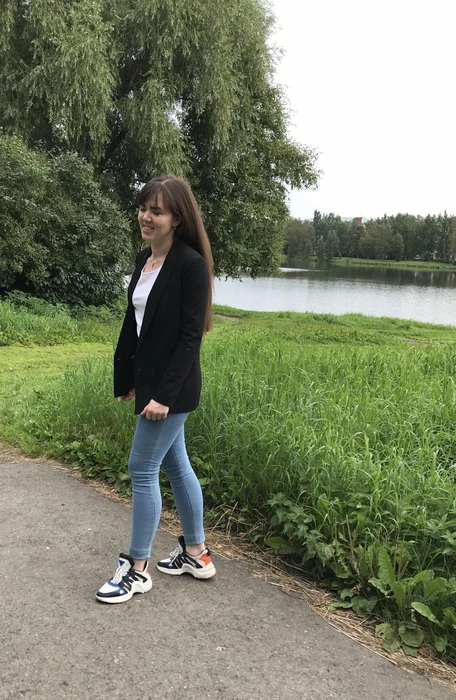 Яна с удовольствием показала студенческое фото | Источник: личный архив Яны Горячих