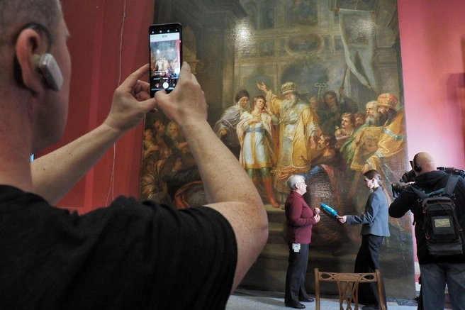 Картина Григория Угрюмова «Призвание Михаила Фёдоровича Романова на царство 14 марта 1613 года» | Источник: Михаил Огнев / «Фонтанка.ру»