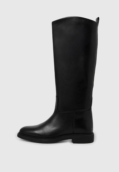 Теплая обувь: выбираем стильную пару на холодный сезон у российских брендов Теплая обувь: выбираем стильную пару на холодный сезон у российских брендов