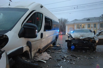 Семь человек пострадали в ДТП с маршруткой в Волгограде