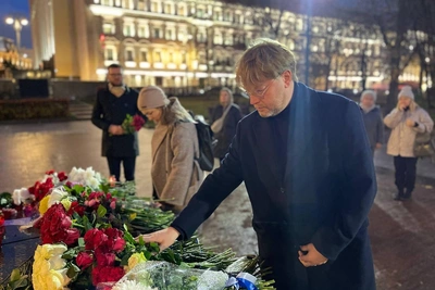 Главу «Яблоко» осудили за демонстрацию экстремистской символики