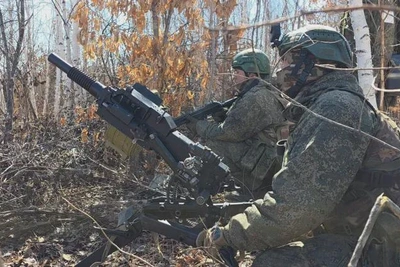 Расчет АГС-17 уничтожил противника в лесополосе