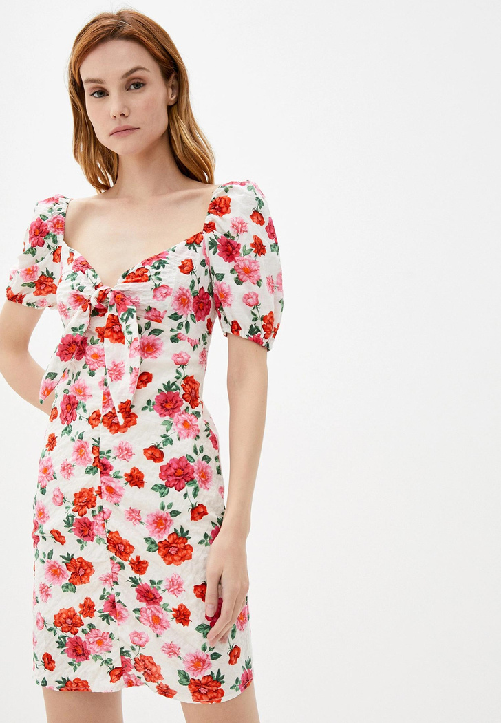 Хочу цветочное платье, как у «Эмили в Париже»: 7 мини-платьев с объемными плечами