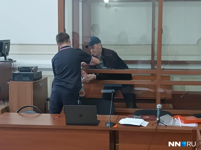Левдикова привели под конвоем | Источник: Кристина Калинина / NN.RU