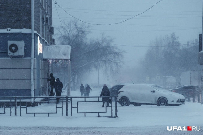 Видео из эпицентра шторма уже наводняют соцсети | Источник: Булат Салихов