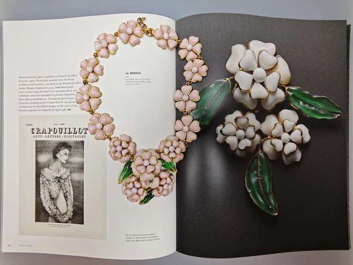 Колье Chanel. 1938. Галерея «Дуэт времен».  | Источник: пресс-служба Салона