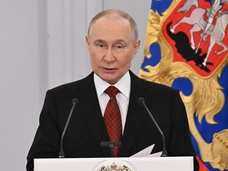 Владимир Путин выступил на ПМЭФ-2025: что он сказал о безработице, зарплатах и будущем РФ