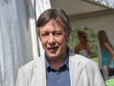 «Я прошу прощения, но мне нет прощения»: Михаил Ефремов принес извинения семье Сергея Захарова