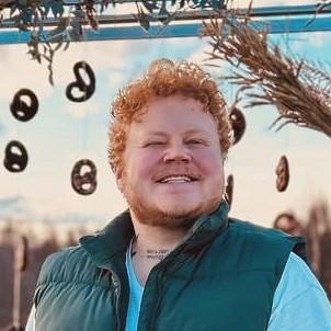 <p>Роман Струк</p>