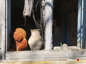 Окна выбили, чтобы люди сюда не вернулись | Источник: Михаил Мечев / MSK1.RU