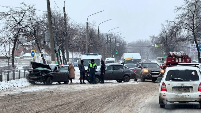 В центре Ульяновска пробка из-за ДТП | Источник: vk.com/chpulsk