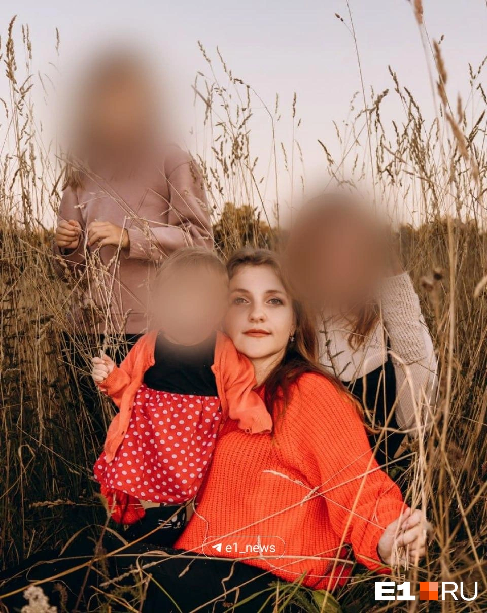 Пострадавшая девочка — средняя дочка в многодетной семье | Источник: Vk.com