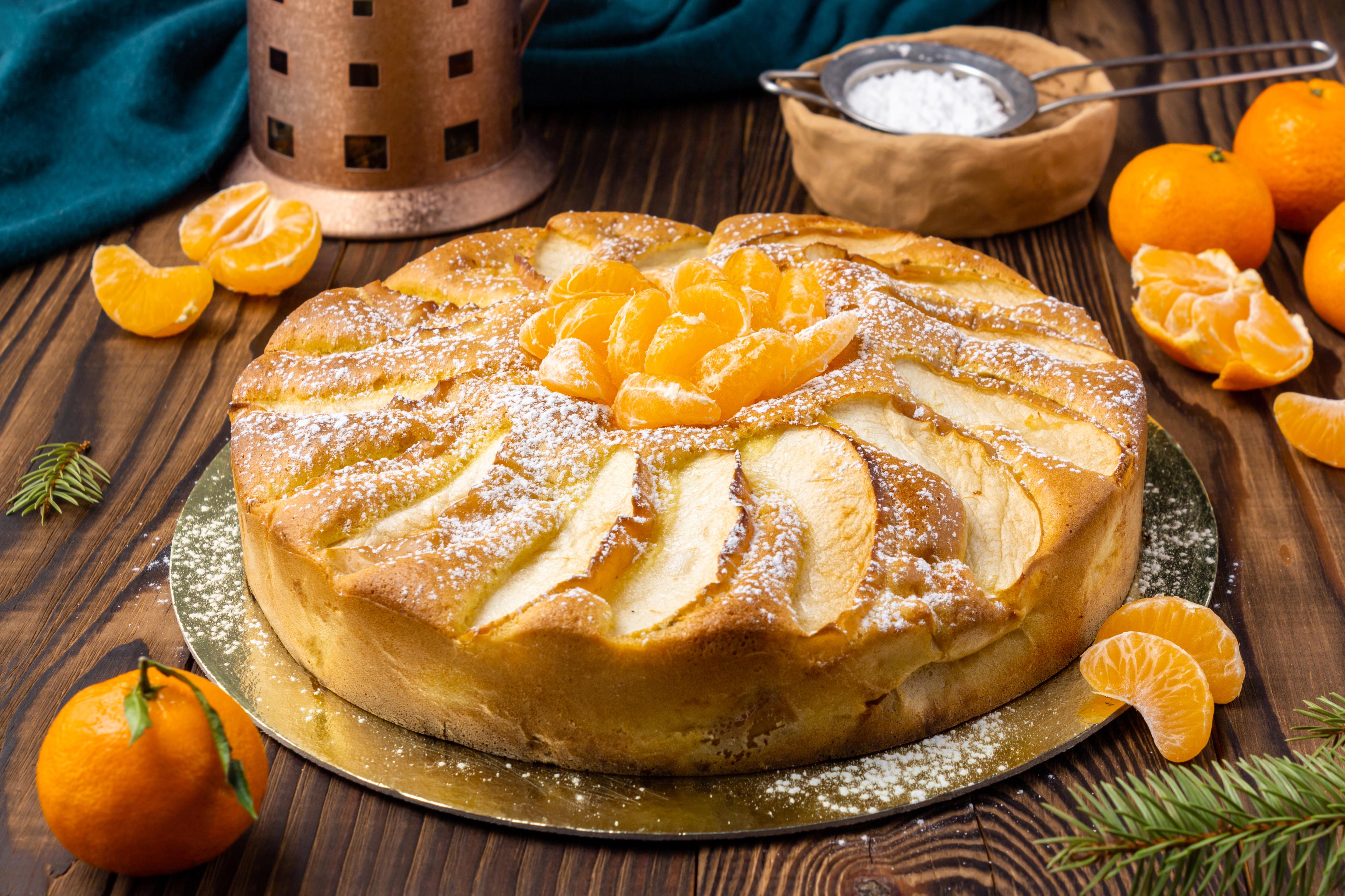 Простые рецепты пирог с мандаринами. Шарлотка с апельсинами и яблоками. Пирог с мандаринами. Шарлотка с мандаринами. Пирог с мандаринами в духовке.