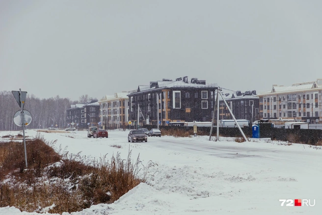 Единственный въезд и выезд находится со стороны Ямской | Источник: Ирина Шарова / 72.RU