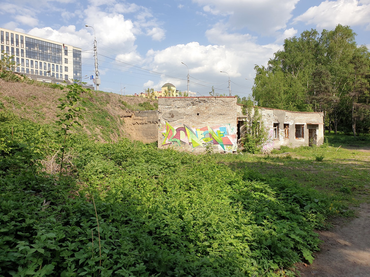 Фото №1 - В Новосибирске выставили на продажу часть набережной с туалетом