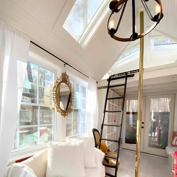 Странненько, но со вкусом: полюбуйтесь на дом-прицеп в виде маленькой пожарной части