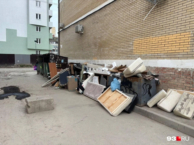 С вывозом мусора тоже беда | Источник: 93.RU