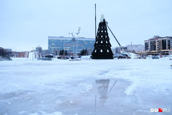 От ледового городка на эспланаде уже ничего не осталось | Источник: Тимофей Калмаков