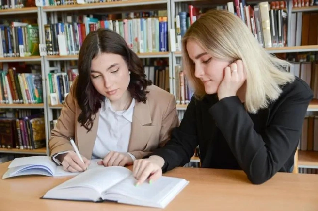Каждый ученик физико-математической школы ЮУрГУ может бесплатно написать пробные ОГЭ и ЕГЭ с последующим разбором заданий и ошибок | Источник: пресс-служба ЮУрГУ