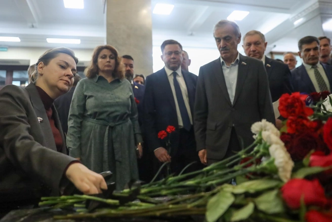 Депутат от Красноярского края Наталья Каптелинина (слева) | Источник: помощник Юрия Швыткина