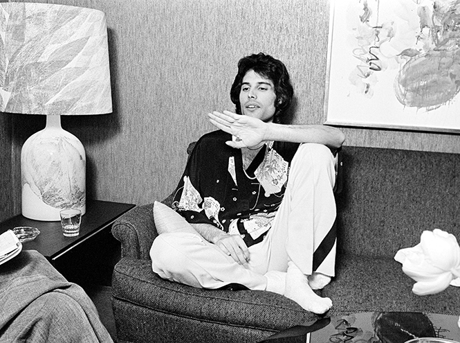 Фото №11 - Вечеринка с принцессой Дианой и лама Майкла Джексона: истории о Фредди Меркьюри, не рассказанные в «Богемской рапсодии»