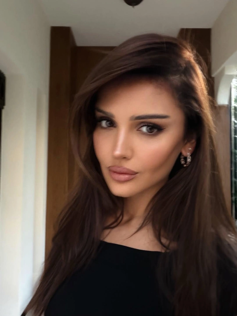 Сейчас Дина выглядит сногсшибательно | Источник: senoritasaeva / Instagram.com*
