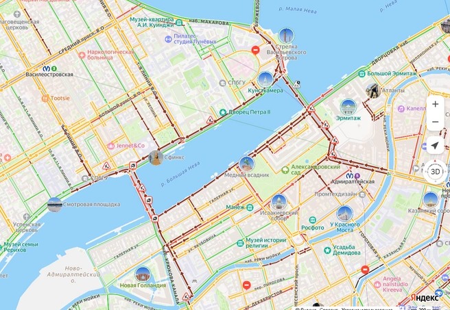 Петербуржцы застряли в мертвых пробках между Благовещенским и Дворцовым мостами | Источник: Яндекс.Карты