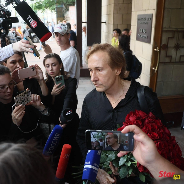 Режиссер Николай Лебедев