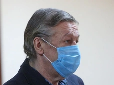 Баланда и сокамерники: первая ночь Михаила Ефремова в СИЗО