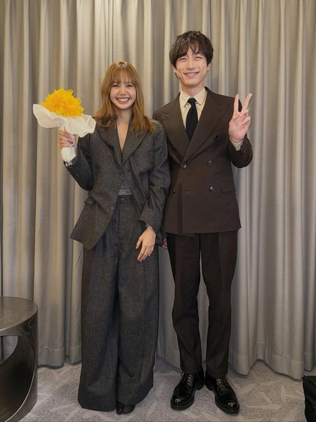 Источник: @lalalalisa_m