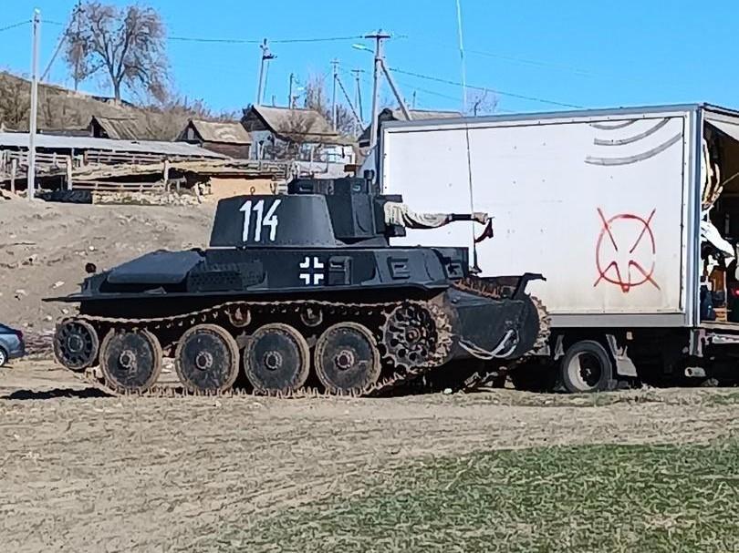 Новые кадры со съемок военной драмы в маленьком селе под Волгоградом — видео