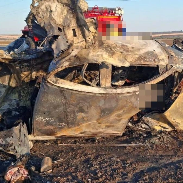 «Шевроле» загорелась после столновения | Источник: Госавтоинспекция Ставропольского края