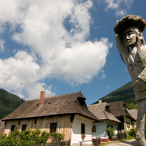 Жители деревни Влколинец в Словакии требуют исключить ее из списка ЮНЕСКО — причины и подробности