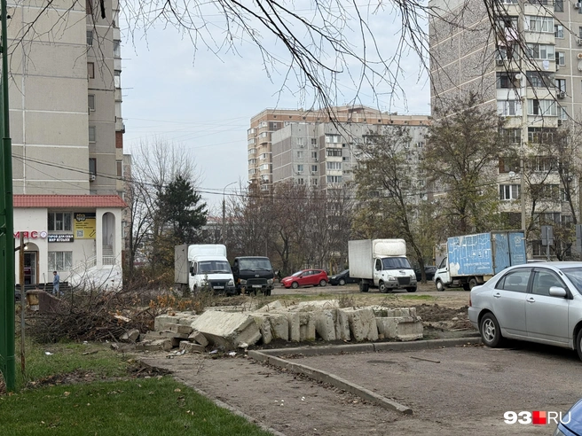 Эта территория&nbsp;— частная. Сейчас она завалена мусором | Источник: Валерия Дульская / 93.RU
