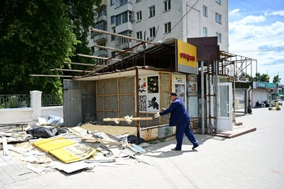 Советскую улицу в Тамбове освобождают от незаконных павильонов