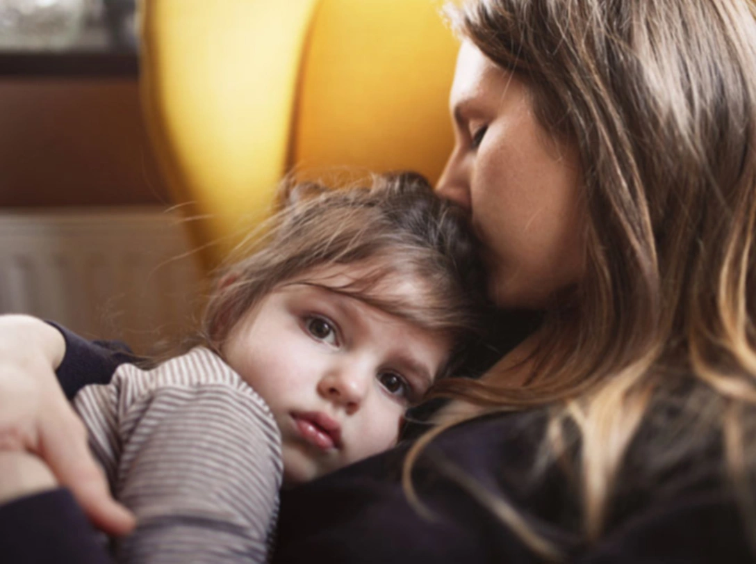 10 фраз, которые никогда нельзя говорить ребенку | marieclaire.ru