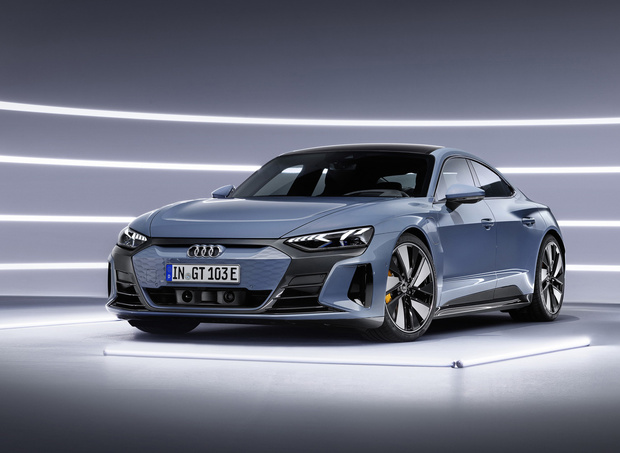 Фото №1 - Audi представила бешеный электрический седан на базе Porsche