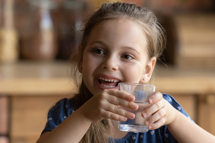 как приучить ребенка пить воду