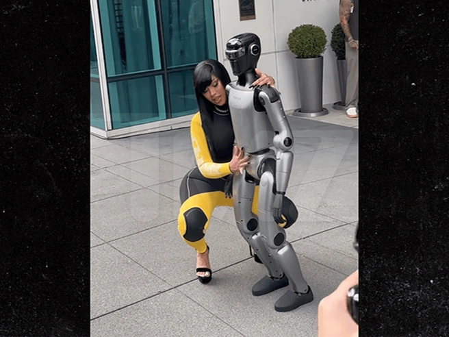 Cardi B упала с роботом во время танца на коленях | Источник: TMZ.com