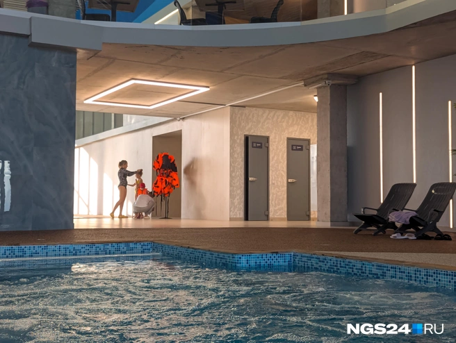 Родители пользуются жилетами  | Источник: Мария Ленц / NGS24.RU