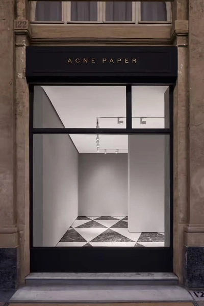 Галерея Acne Paper | Источник: Acne Studios