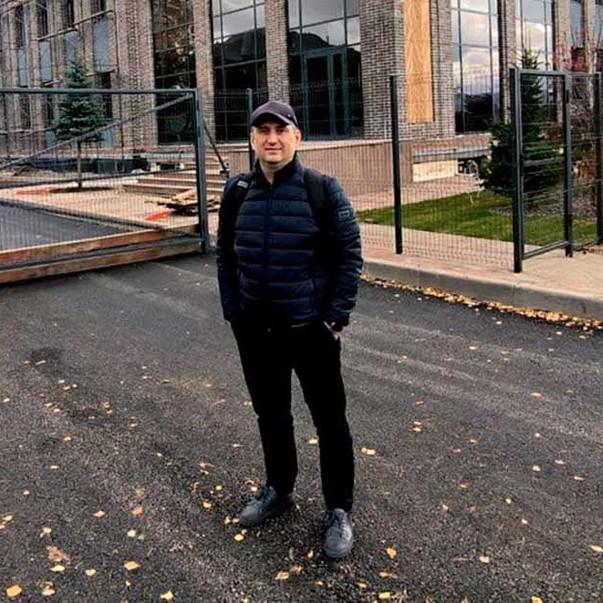 <p>Данила Хазов</p>