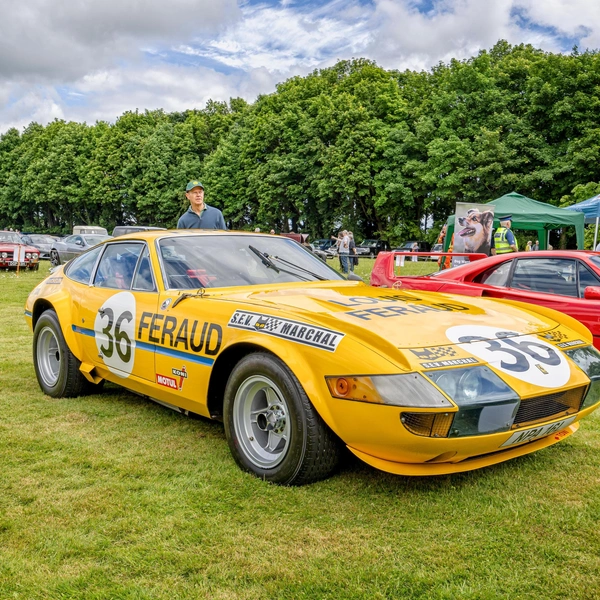 Ferrari Competizione 365 GTB 4 Daytona 1972 года, классический автомобиль, в доме барабанщика Pink Floyd Ника Мейсона, Миддлвик-хаус, Коршем, Уилтшир, Великобритания, 8 июня 2024 года | Источник: Nigel Jarvis/Shutterstock/Fotodom.ru