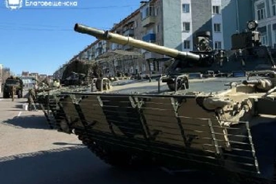 Выставка военной техники развернулась в центре Благовещенска