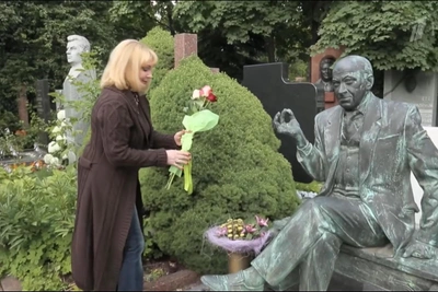 Красавица-жена, которая была младше на 37 лет, не смогла без него жить. К 100-летию Евстигнеева — что говорят коллеги о великом артисте